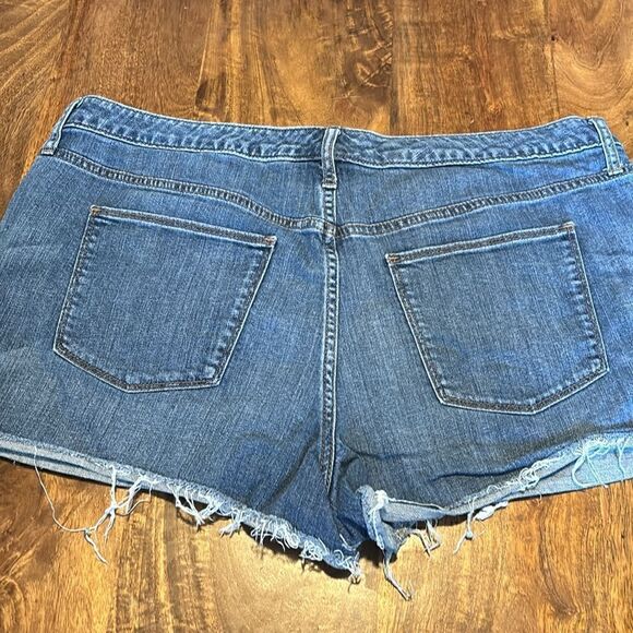 Universal Thread Hi Rise Vintage Shortie Button Front Size 18 - Picture 3 of 8